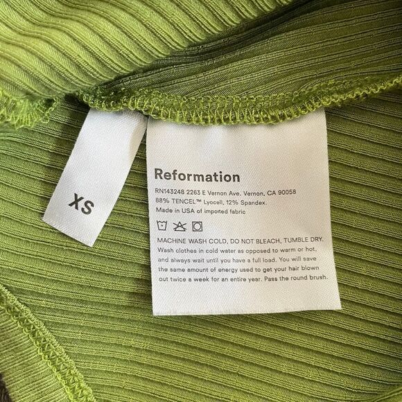 Reformation High Neck Ribbed Sleeveless Bodysuit Green - Size: XS - Picture 3 of 7